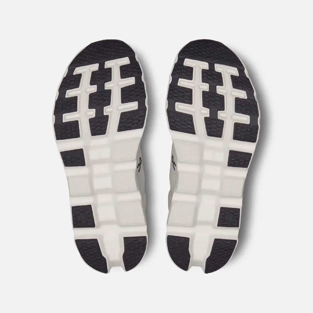 On Women's Cloudstratus 3 Shoes - Pearl / Ivory